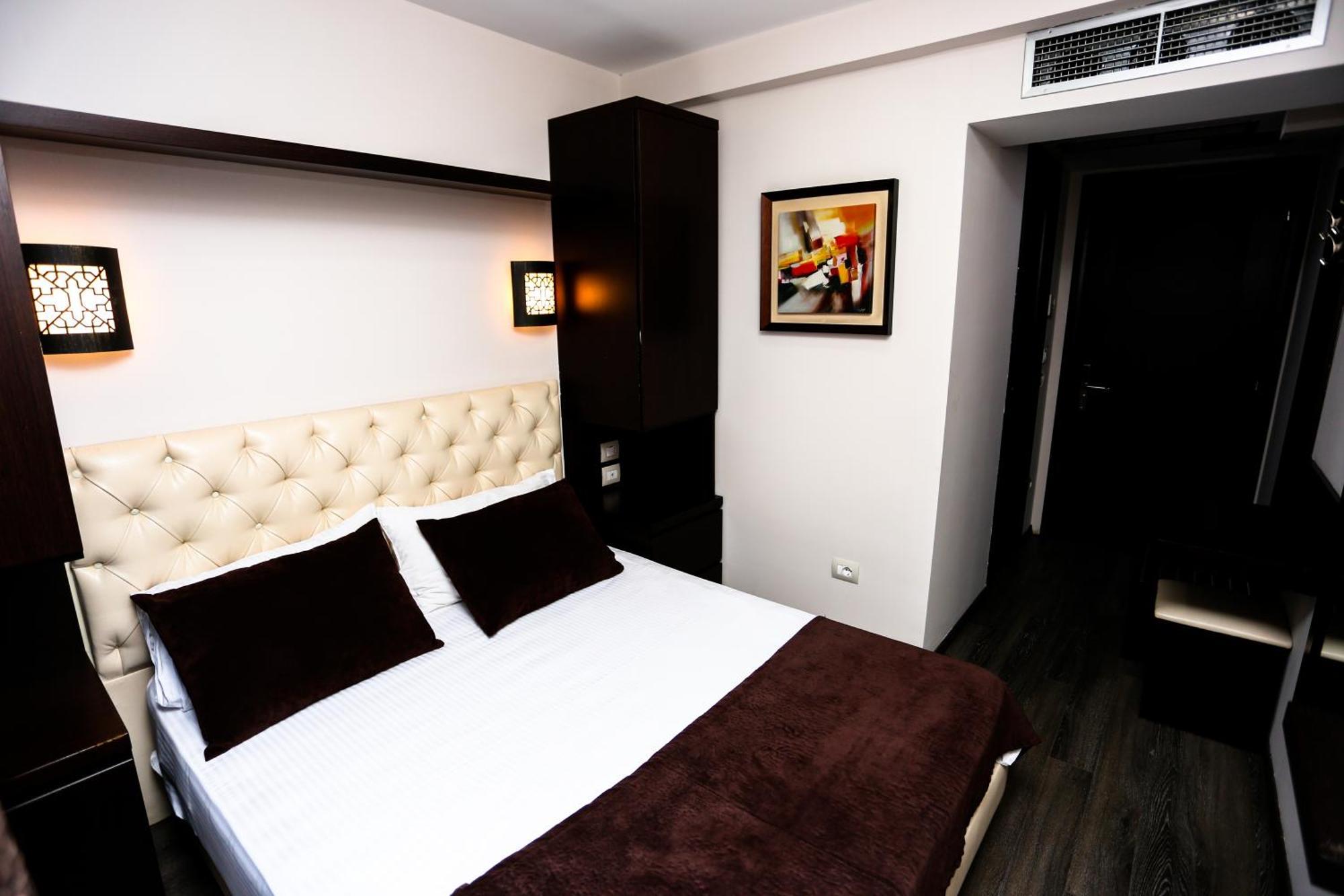 Hotel Town House تيرانا المظهر الخارجي الصورة