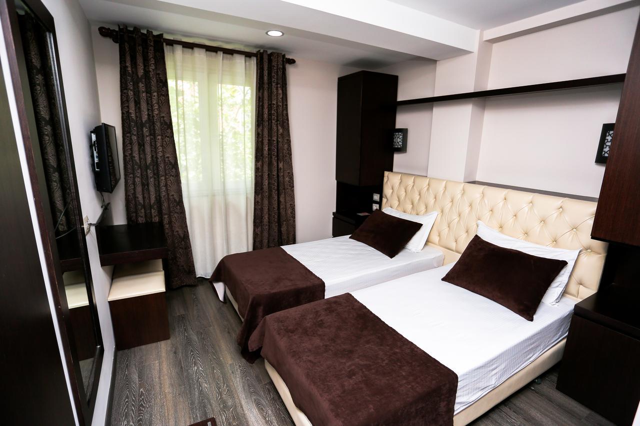 Hotel Town House تيرانا المظهر الخارجي الصورة